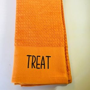 2 Halloween Farmhouse Trick Treat Kitchen Towels